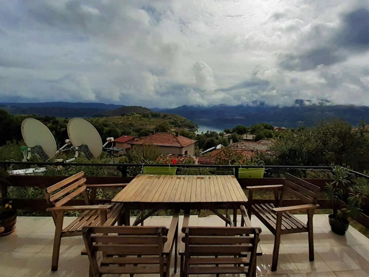 Mihaela Lake Retreat Gnyazdovo ภายนอก รูปภาพ