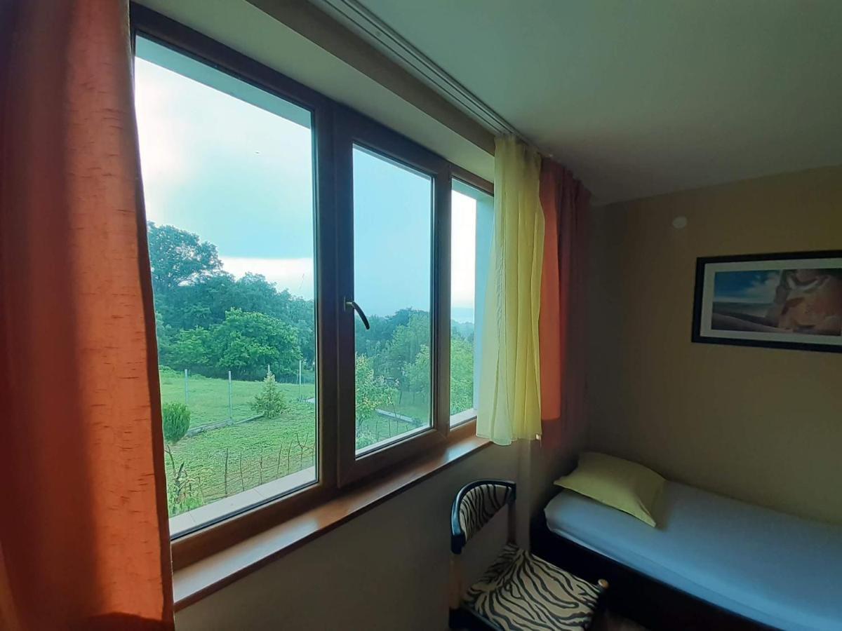 Mihaela Lake Retreat Gnyazdovo ภายนอก รูปภาพ