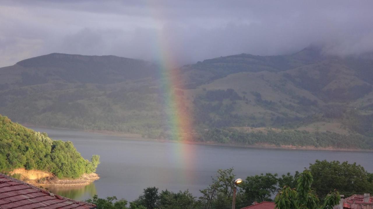 Mihaela Lake Retreat Gnyazdovo ภายนอก รูปภาพ