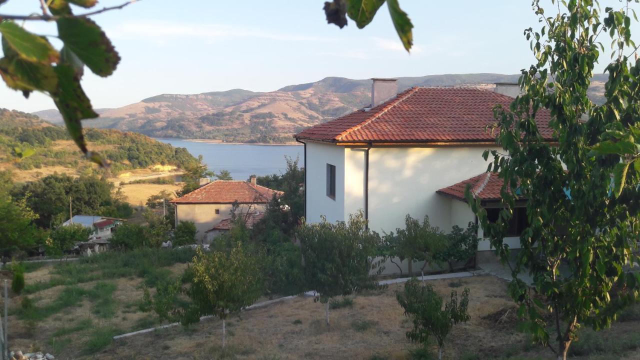 Mihaela Lake Retreat Gnyazdovo ภายนอก รูปภาพ